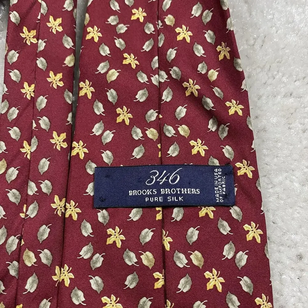 Brooks Brothers 346 Tie Mens Red Silk Floral Necktie Made USA Preppy Fall Leaves